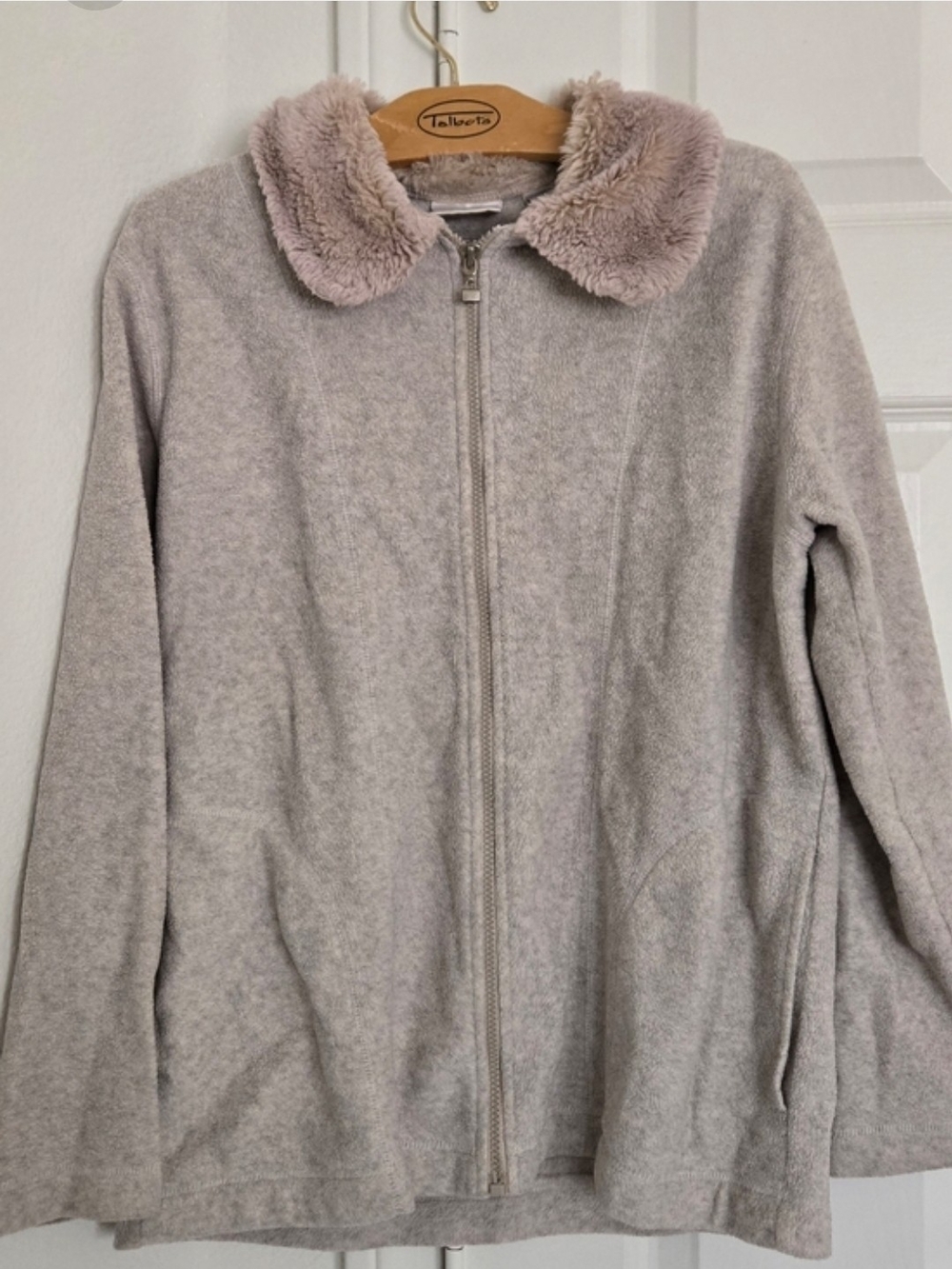 Villager Liz Claiborne Company Light Gray Teddy Jacket with Plush Collar Size M